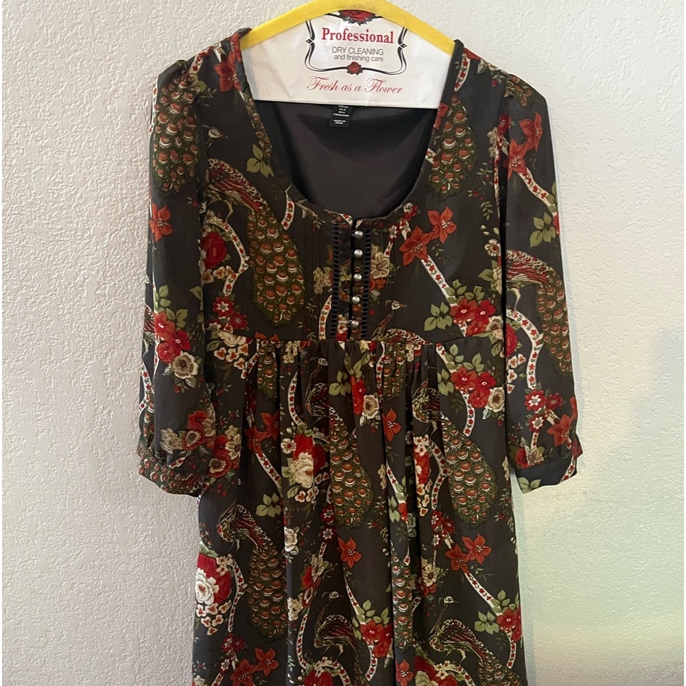 H&M short dress size 4. It can also be worn as a blouse.